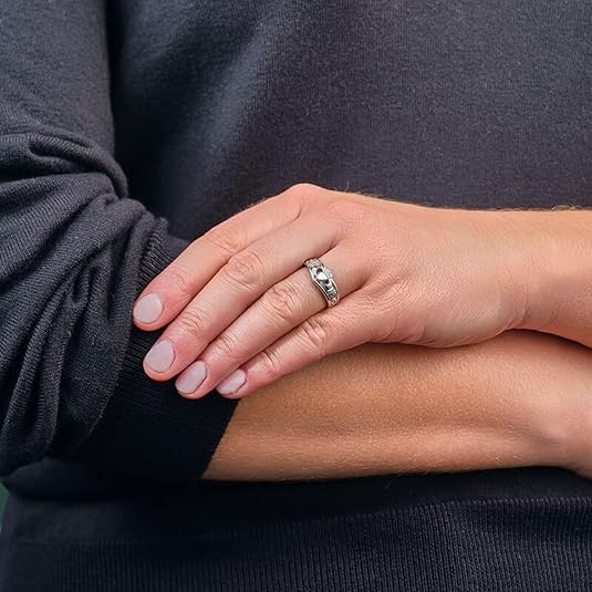 Uloveido Goud Geplateerde Hand Hart Ierse Claddagh Ring Liefde Loyaliteit Keltische Knot Ringen Roestvrij Staal Trouwbanden, P1/2(57mm), Metaal, Geen edelsteen Uloveido Goud Geplateerde Hand Hart Ierse Claddagh Ring Liefde Loyaliteit Keltische Knot Ringen Roestvrij Staal Trouwbanden, P1/2(57mm), Metaal, Geen edelsteen