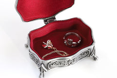 Claddagh Pewter Jewelry Box: Timeless Irish Elegance