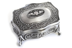 Claddagh Pewter Jewelry Box: Timeless Irish Elegance